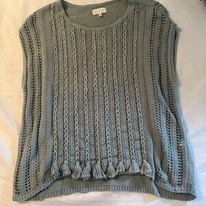 Lucky Brand. Knit sleeveless sweater. Grey/Blue. Size XS/S.